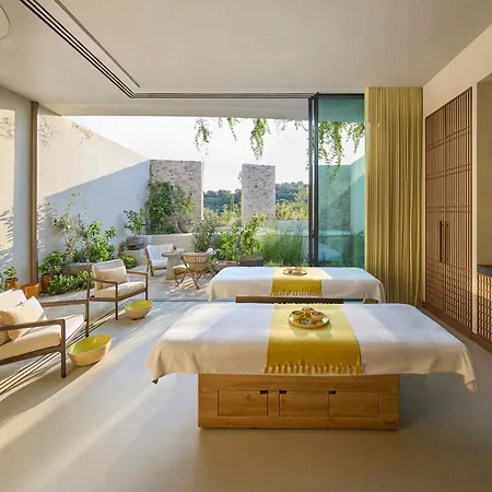 Mandarin Oriental, Costa Navarino Hotel