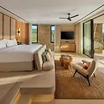 Mandarin Oriental, Costa Navarino